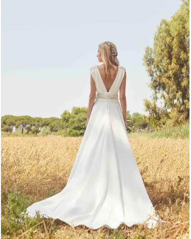 Vestido de Novia Con Escote en V Matilde Cano | Jayme Shop