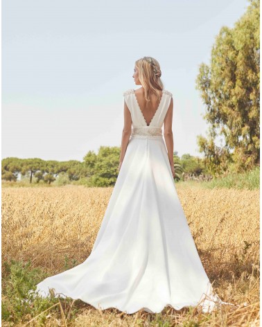 Vestido de Novia Con Escote en V Matilde Cano | Jayme Shop