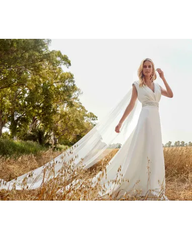 Vestido de Novia Con Escote en V Matilde Cano | Jayme Shop