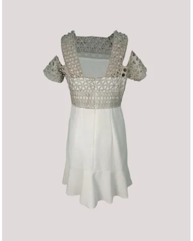 Vestido Corto de Encaje y Vuelo Carla Ruiz | Jayme Shop