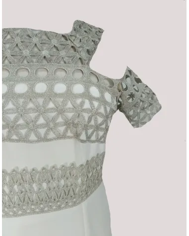 Vestido Corto de Encaje y Vuelo Carla Ruiz | Jayme Shop